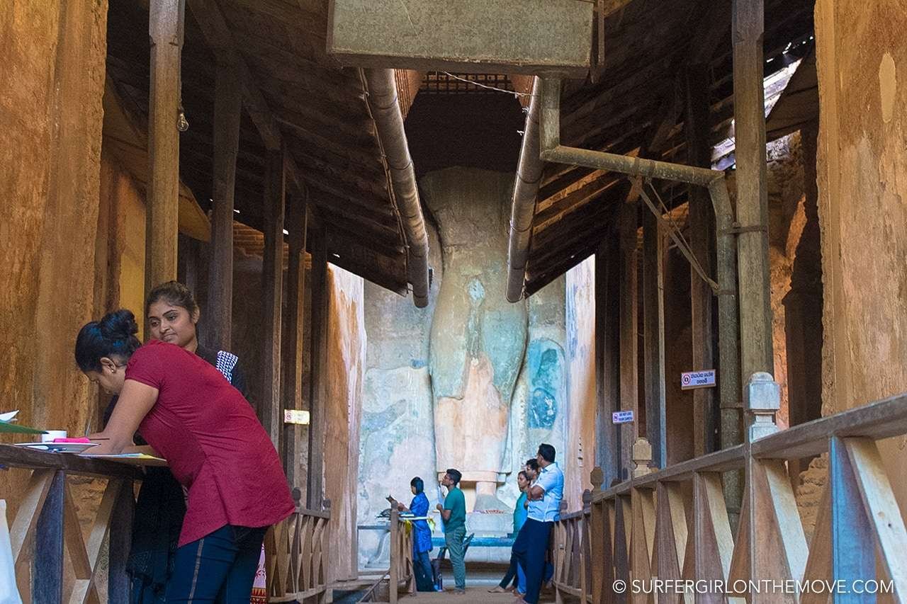 Sri Lankan students at Thivanka Pilimage, in Polonnaruwa