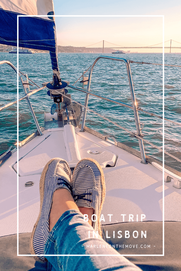 Knowing the Portuguese capital aboard a sailboat navigating through the Tagus river sounds good? Then, embark on this boat trip in Lisbon to have an unforgettable afternoon.