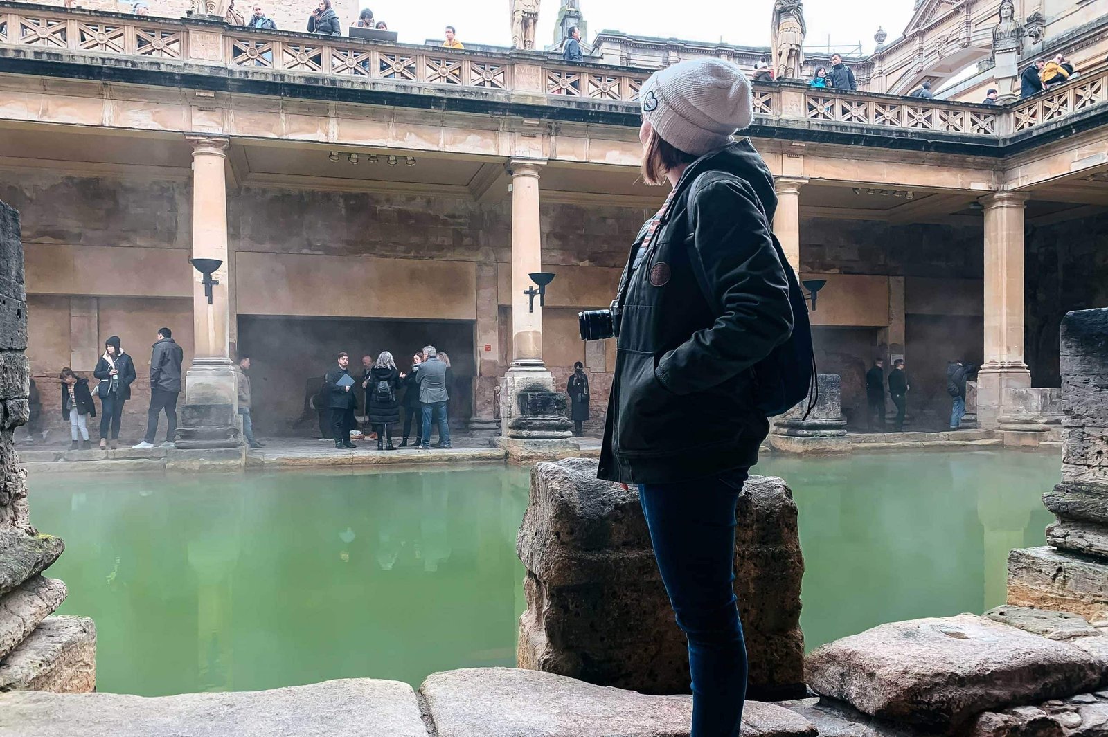 Grande taque nos Banhos Romanos de Bath - Great Bath area in the Roman Baths in Bath