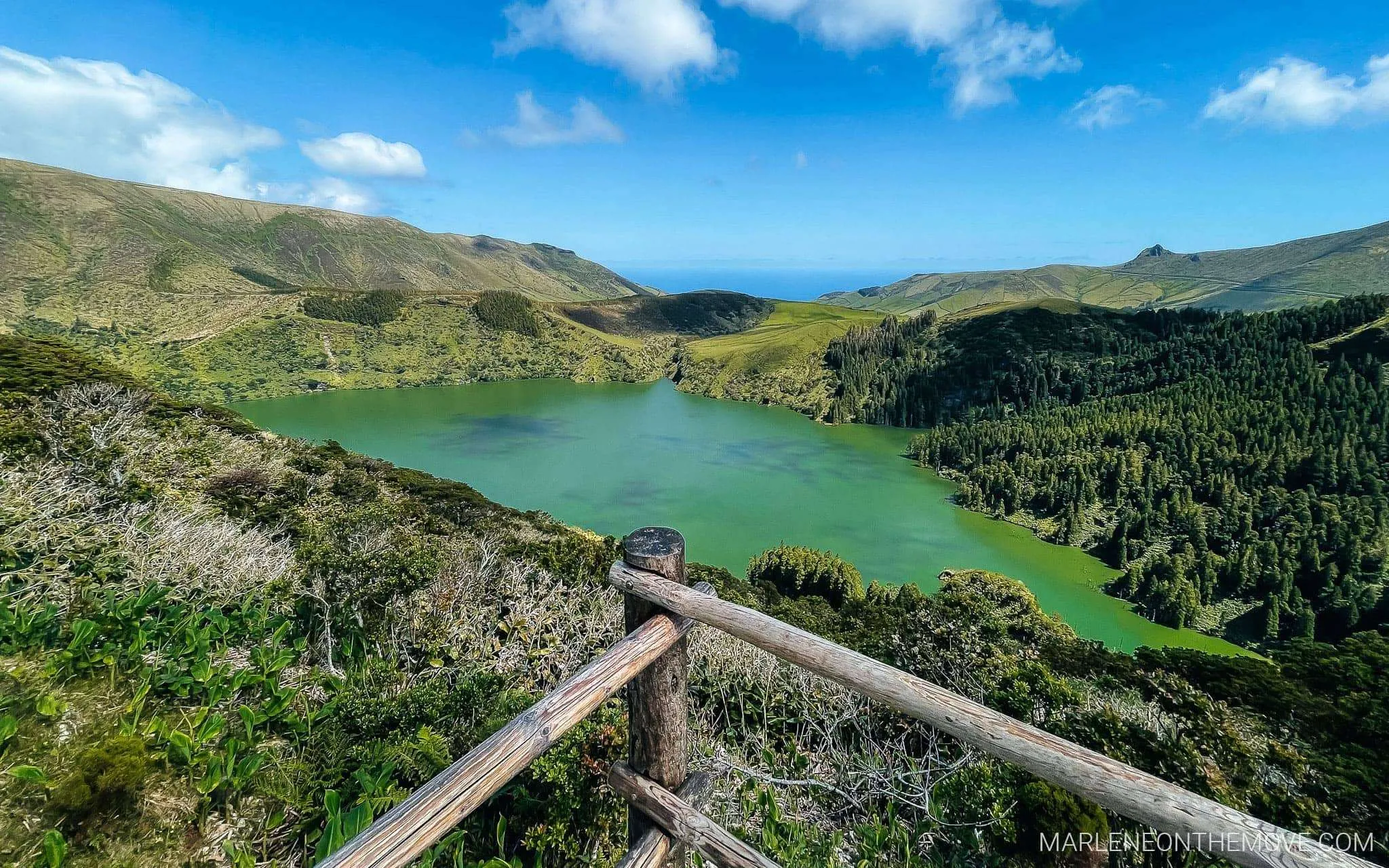 Lagoa na Ilha das Flores - Lagoon in Flores island