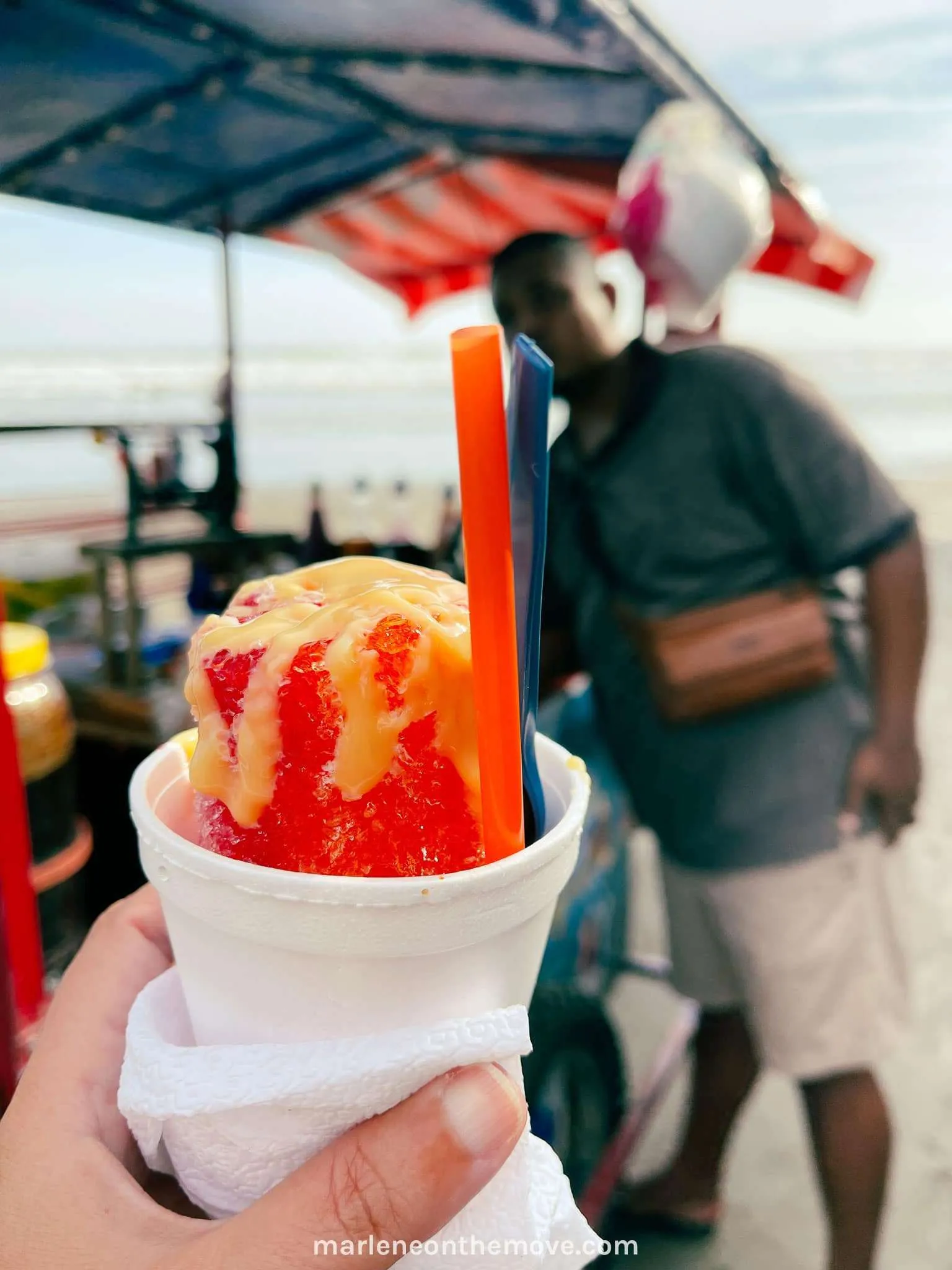 The famous El Salvador's Minuta desert sold on the beach