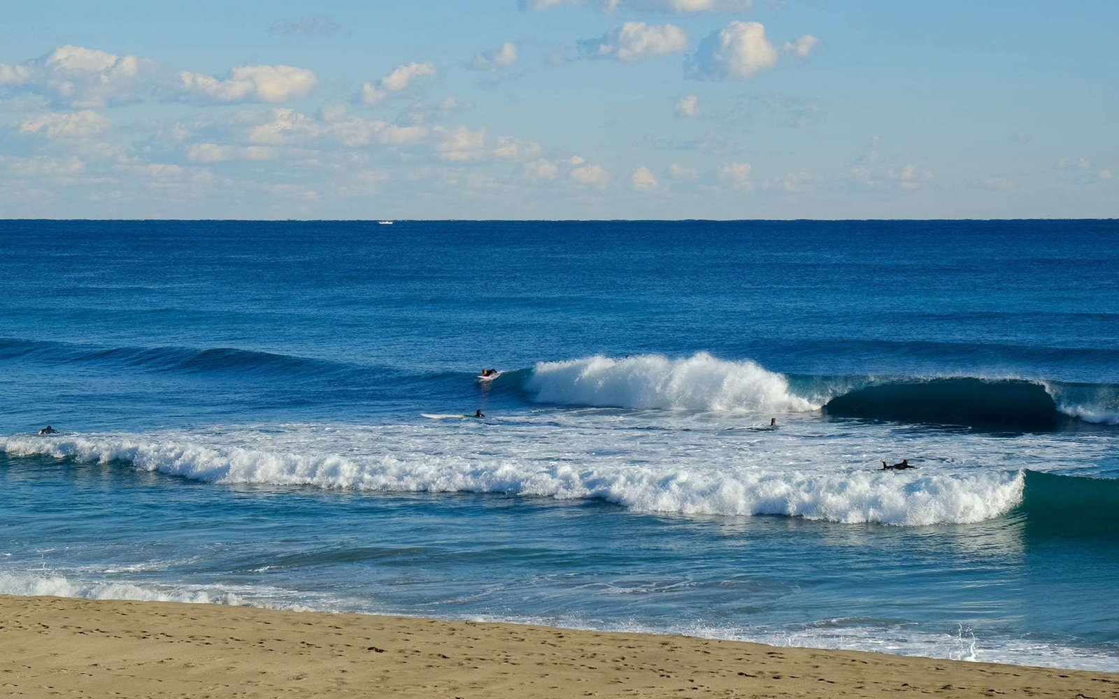 Chiba is among the most famous spots to surf in Japan