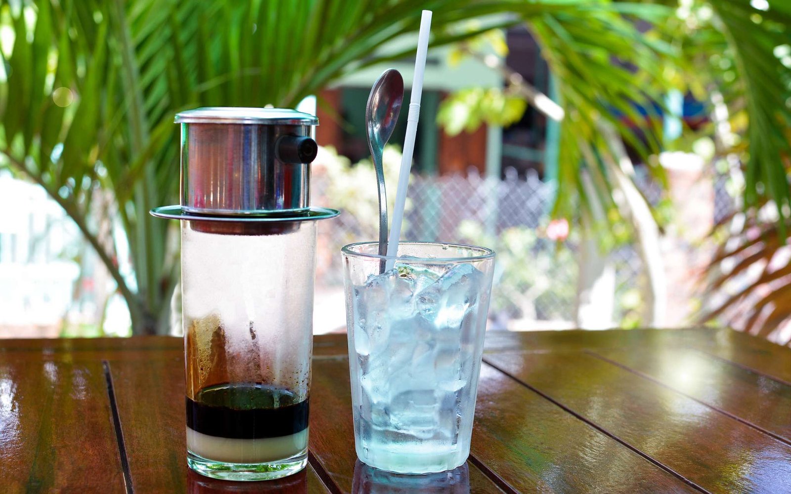 Café vietnamita num dos cafés locais.