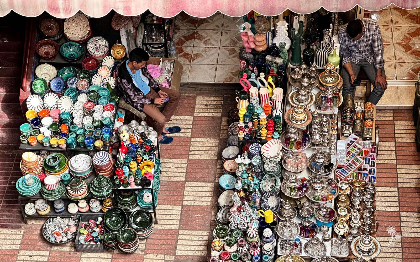 Bancas no souk de Marraquexe