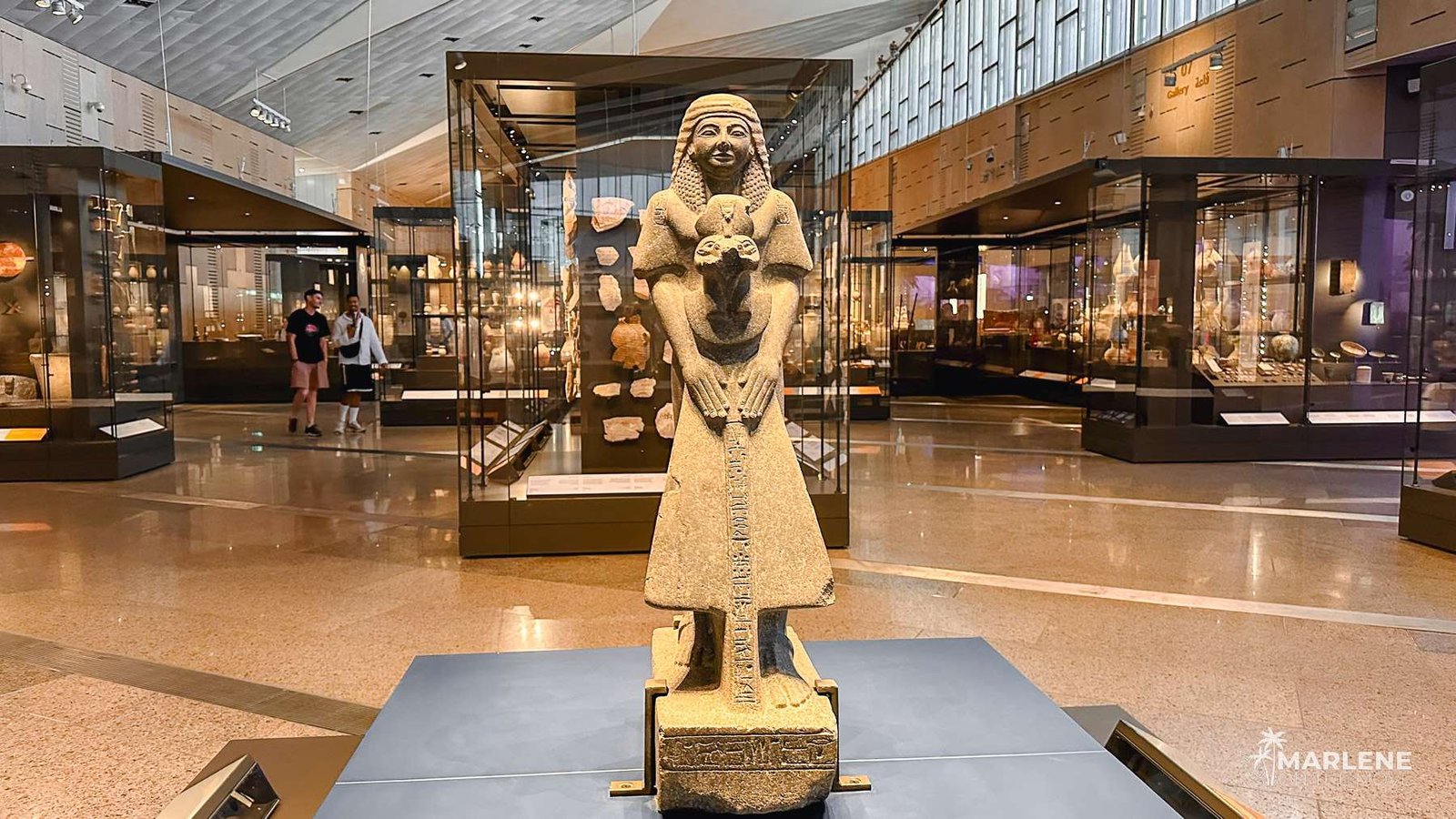 Escultura em exposição no Grande Museu Egípcio
