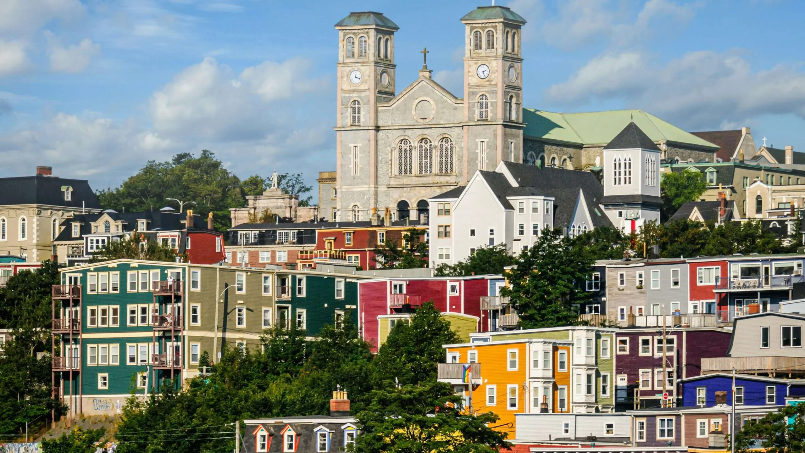 De cidades emergentes a ilhas tropicais, 2026 promete novas aventuras. Estes 10 destinos vão inspirar-te a procurar experiências mais genuínas e longe das multidões.