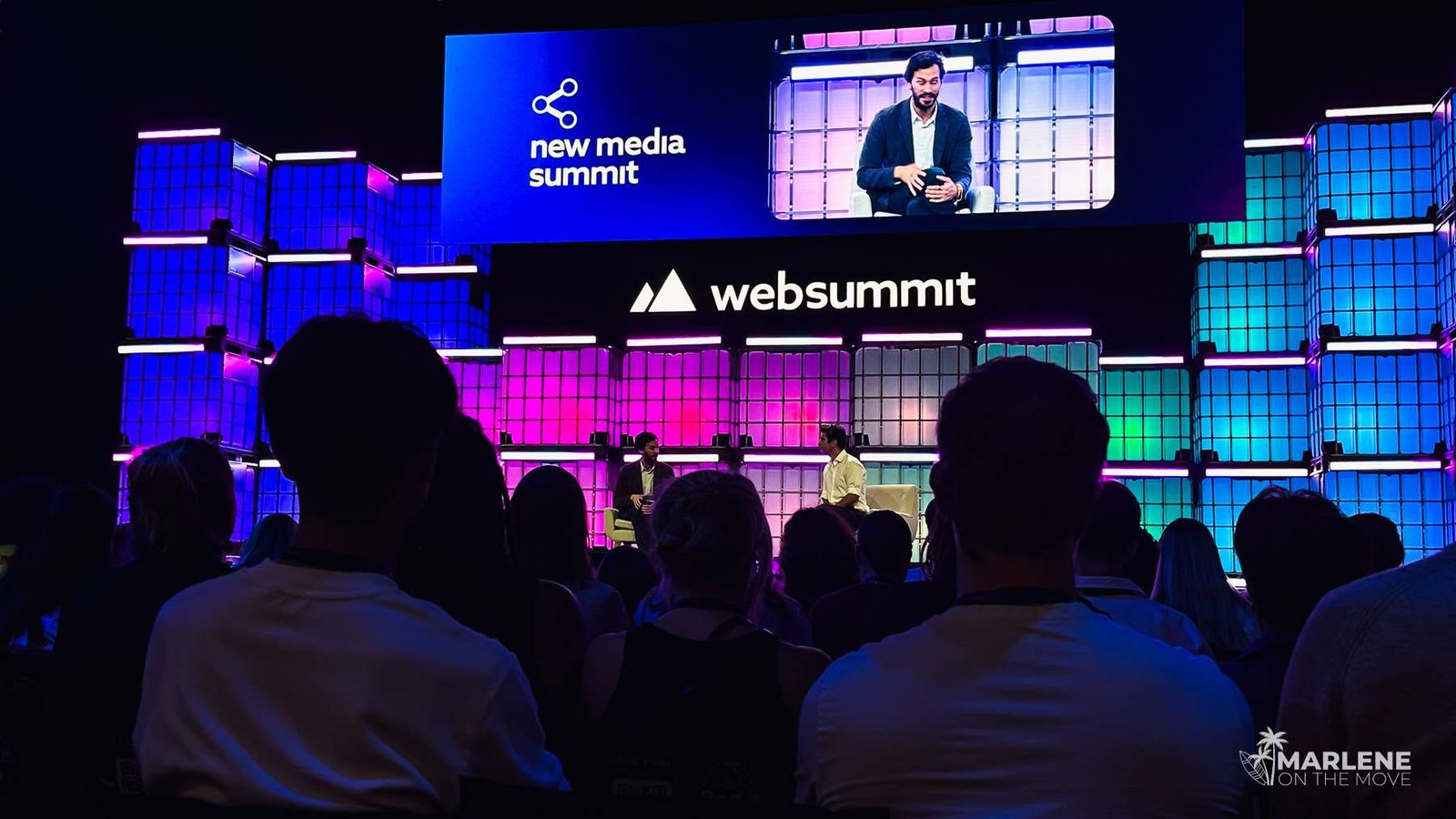 Público a assistir a uma conferência no Web Summit sobre criação de conteúdo e o efeito que as novas tecnologias têm na saúde