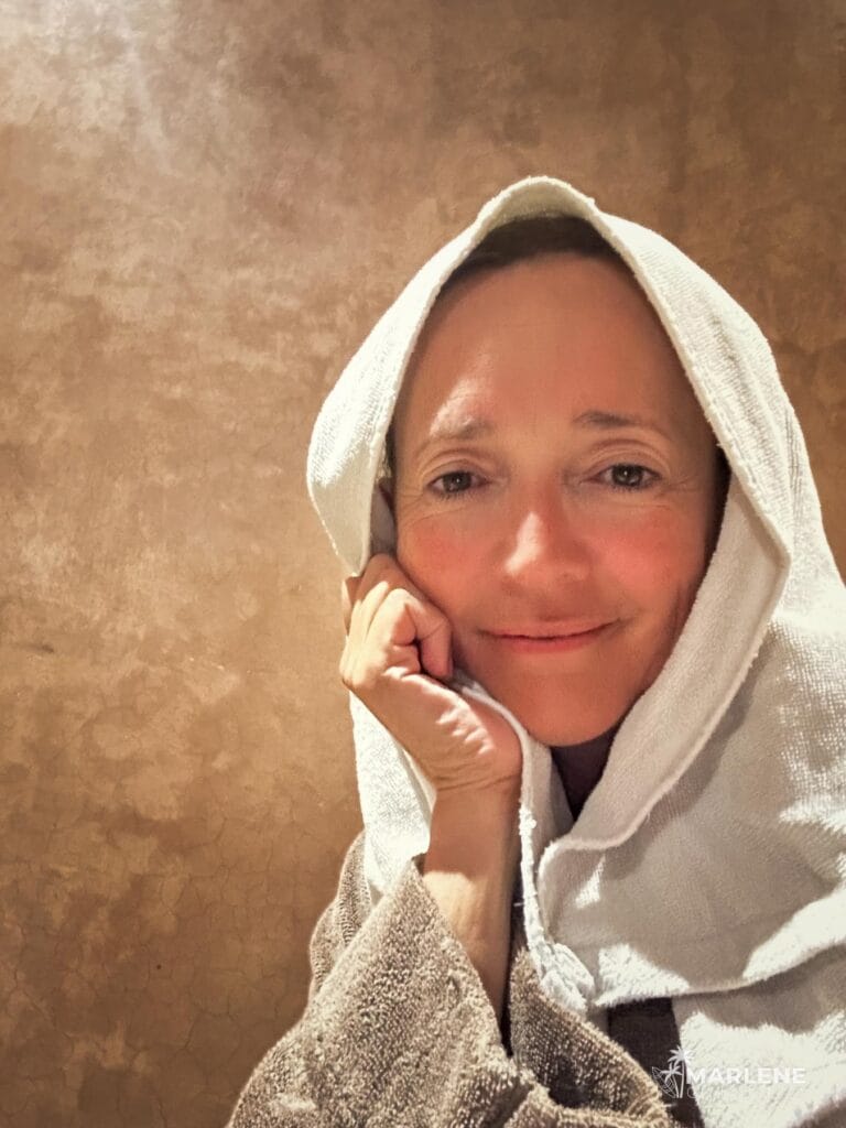 Marlene On The Move no hammam do hotel em Marraquexe após a sua primeira experiência de banho ritual